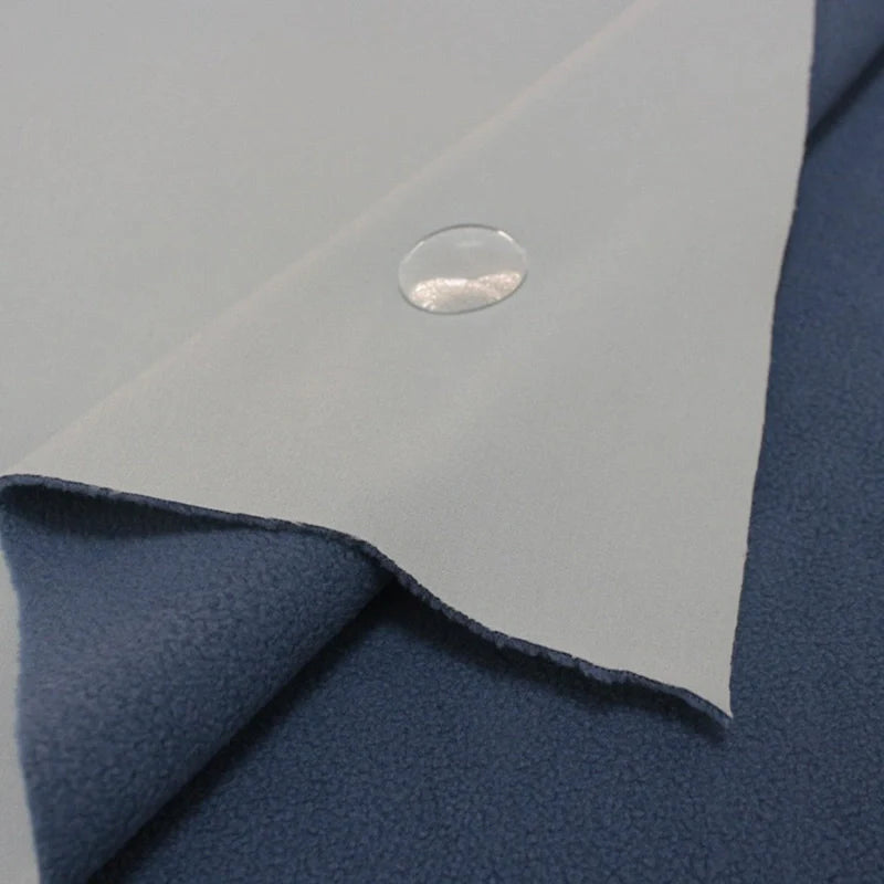 Tissu en polaire imperméable au mètre