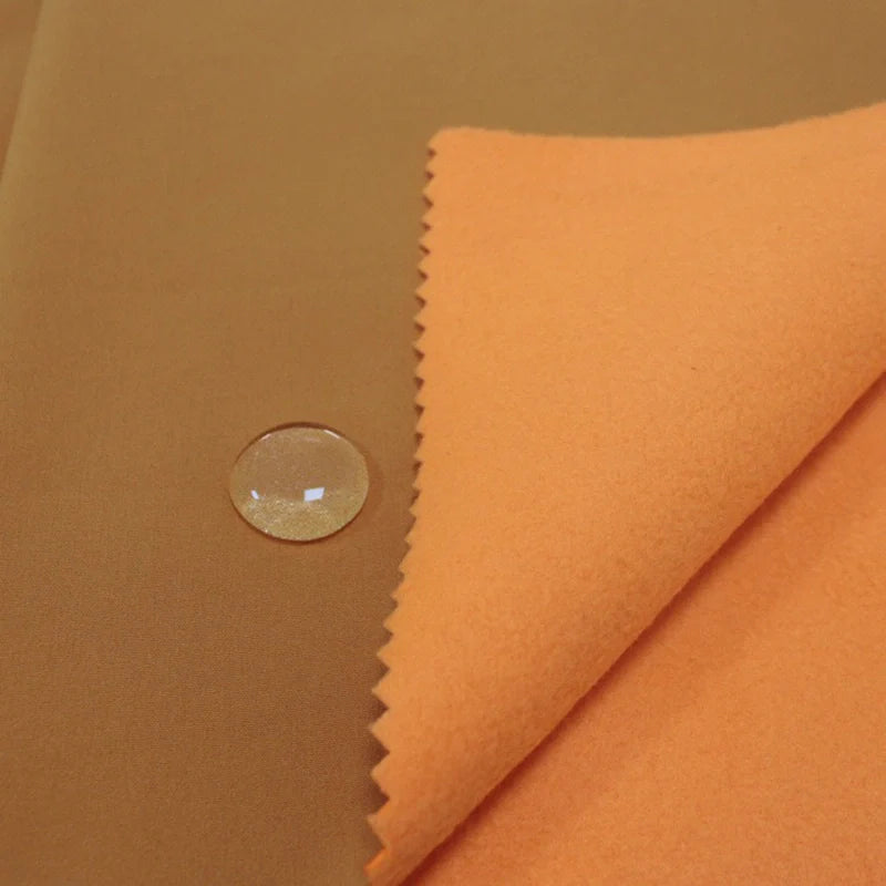 Tissu en polaire imperméable au mètre