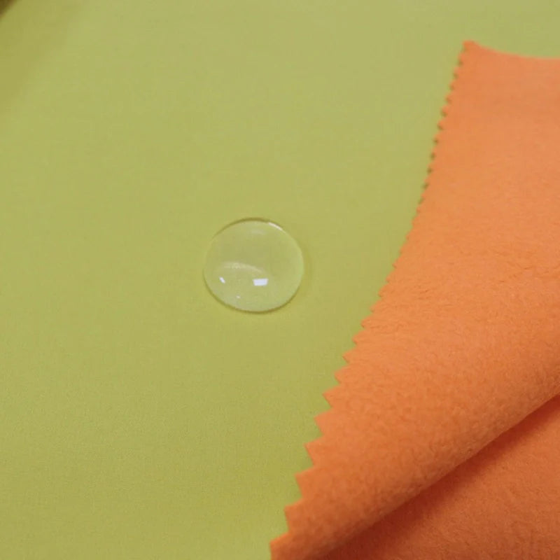 Tissu en polaire imperméable au mètre